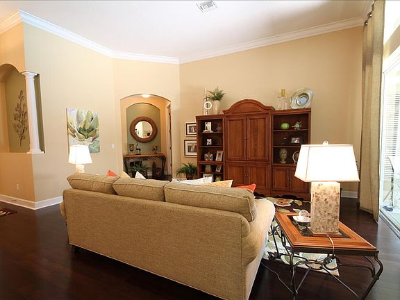 4th image of 3253 King George Dr
