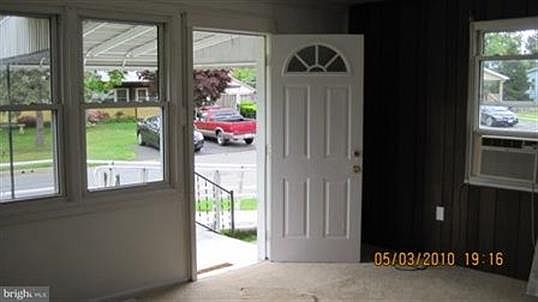 2nd image of 120 Weber St