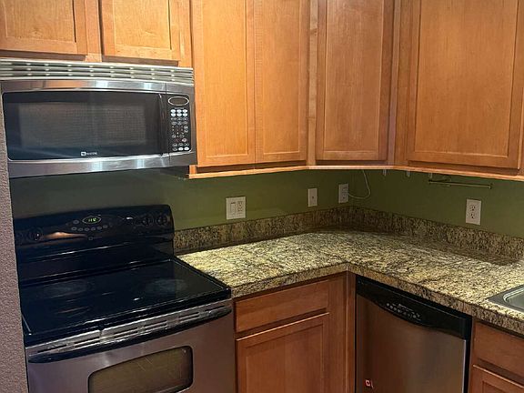 3rd image of 7820 Inverness Blvd Unit 207