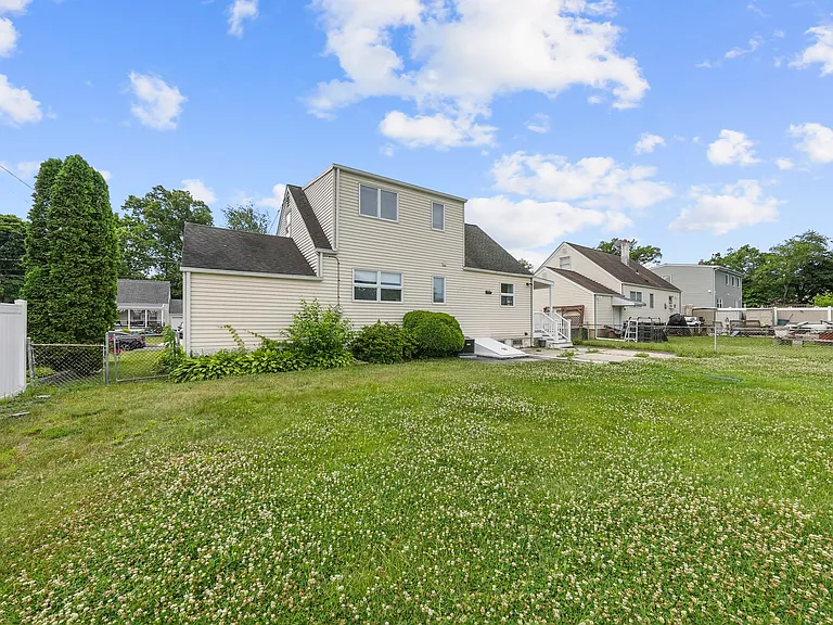 16 Tappan Ave — Photo 16