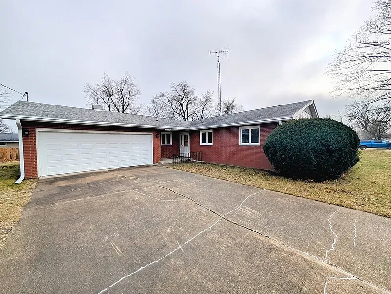 1716 Kemble Dr