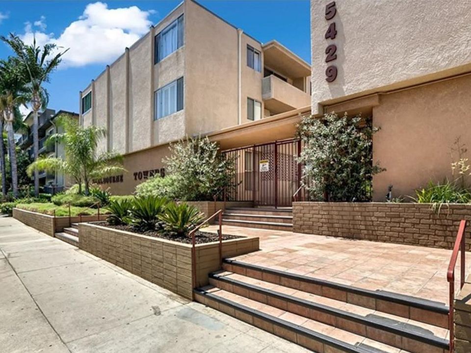 1st image of 5429 Newcastle Ave APT 207