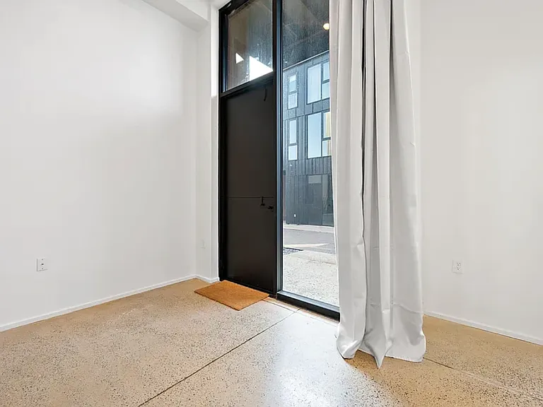 2323 2nd Ave S #1A — Photo 38