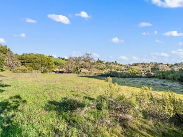 28120 Laura Ct, Los Altos Hills, CA 94022