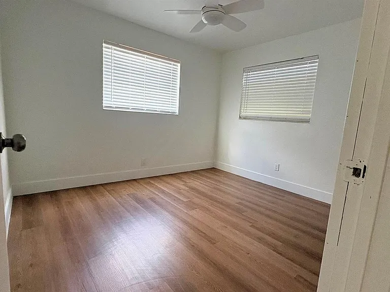 3740 NW 9th St — Photo 4