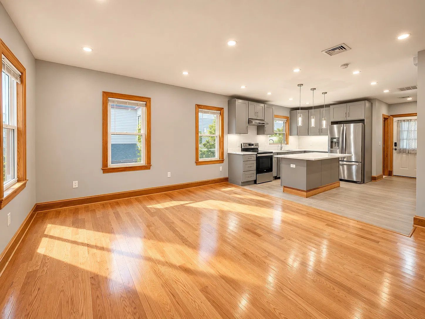 3 bed, 1300 sqft, $4,000 — Photo 2