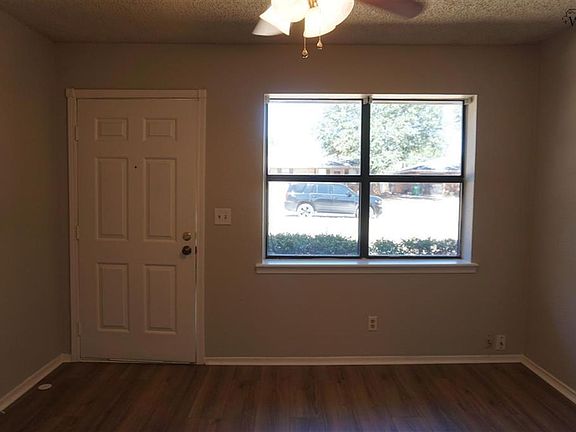 3rd image of 705 W Louisa Ave
