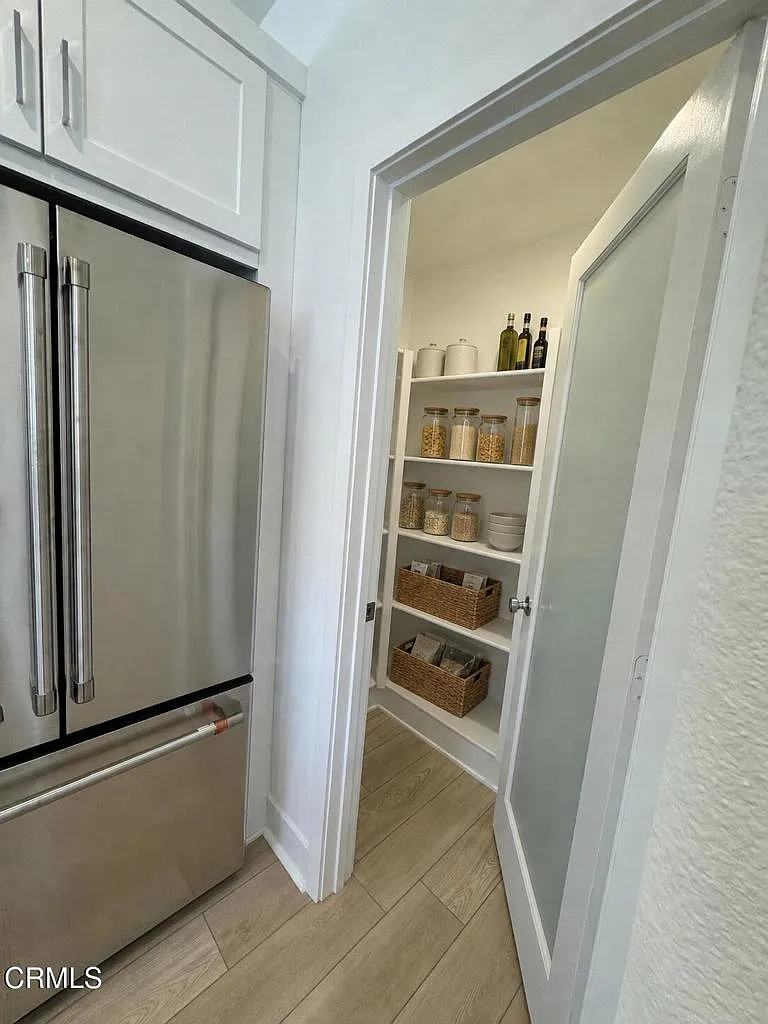 4 bed, 2.5 bath, 2038 sqft, $5,250 — Photo 4