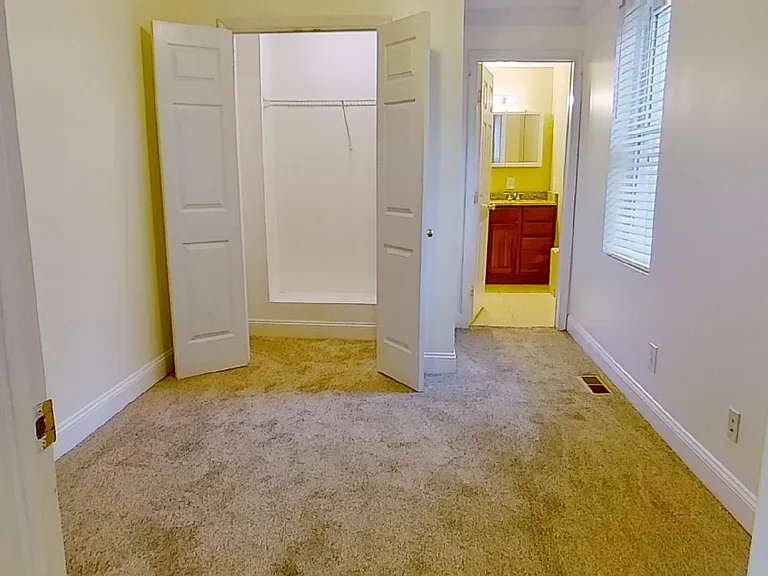 412 S Eaton St — Photo 10