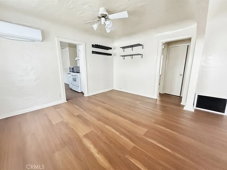 141 S 3rd St — Photo 6