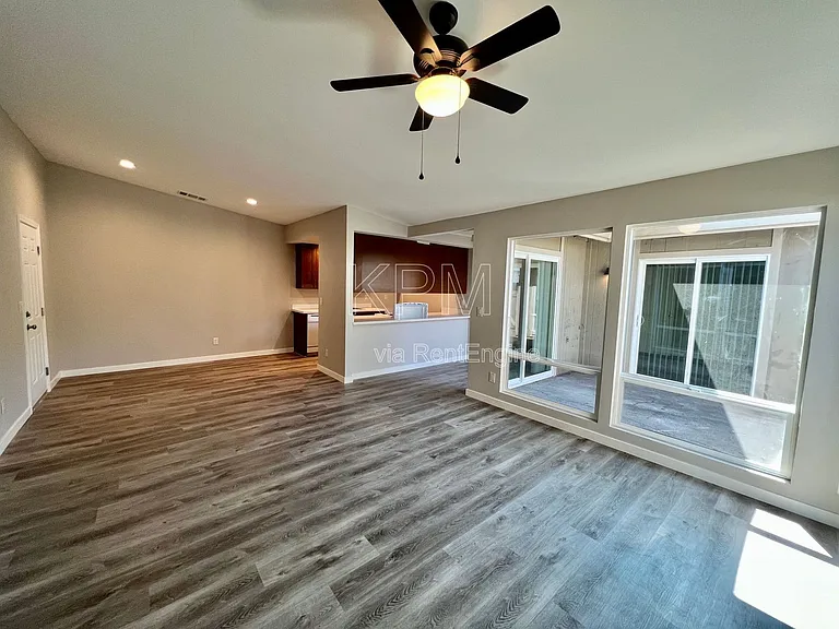 2204 Dijon St — Photo 3