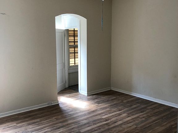 4th image of 1713 W Tioga St #5C
