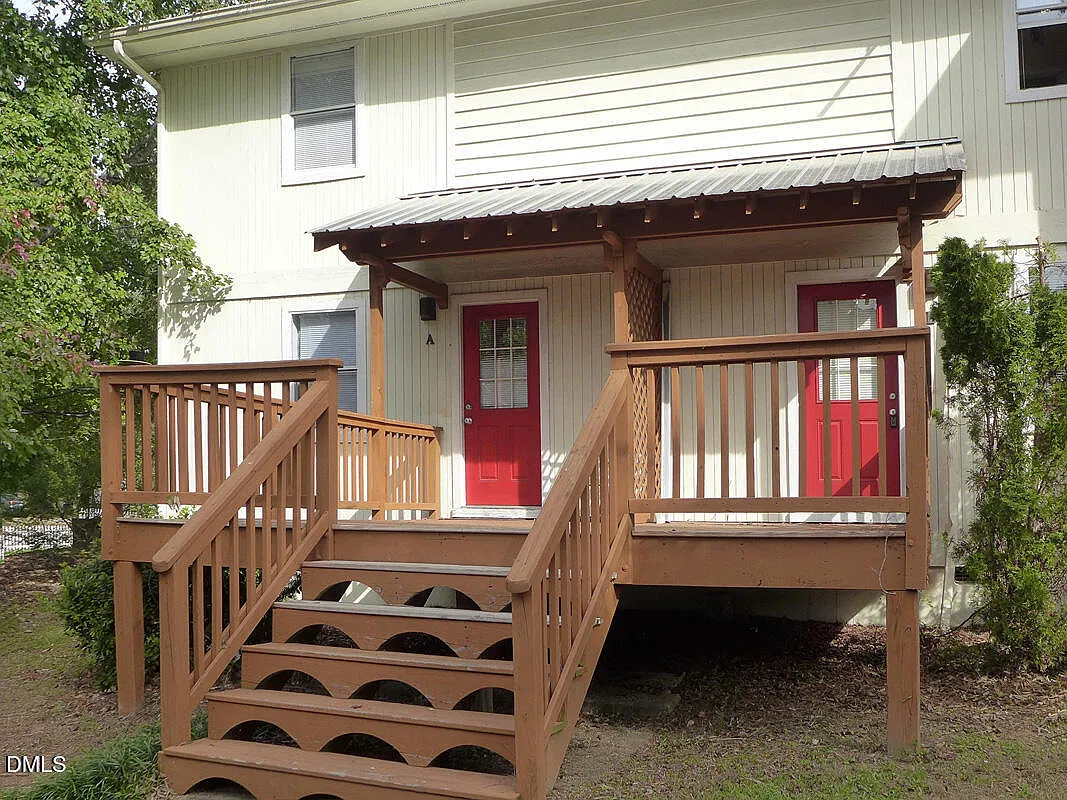 3 bed, 2.0 bath, 1120 sqft, $2,450 — Photo 2