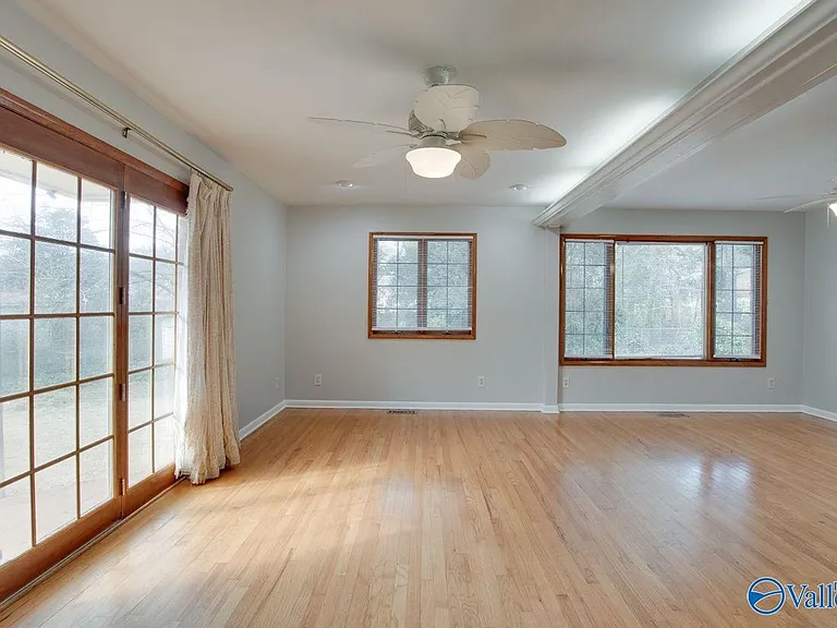 2700 Briarwood Dr SE — Photo 11