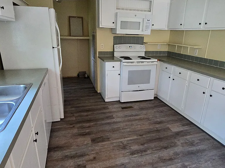 118 Kennedy Ave — Photo 6