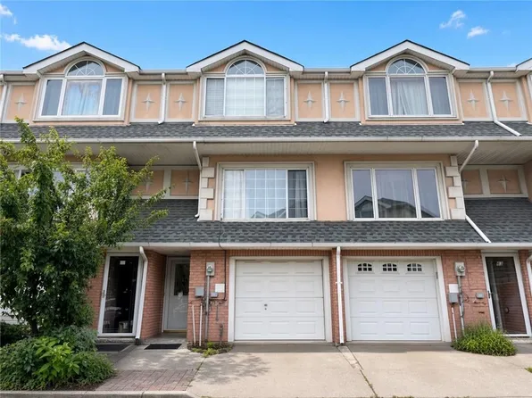 65 Alex Cir, Staten Island, NY 10305