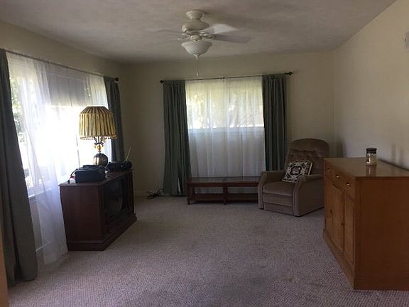 2nd image of 1219 Woodlawn Ave