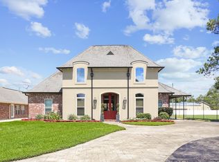 102 Oaklawn Ridge Ln, Saint Rose, LA 70087