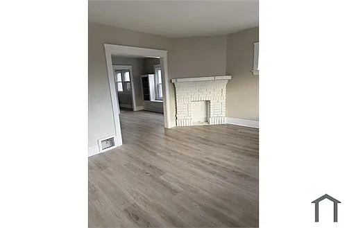 11901 Fairport Ave Photo 1