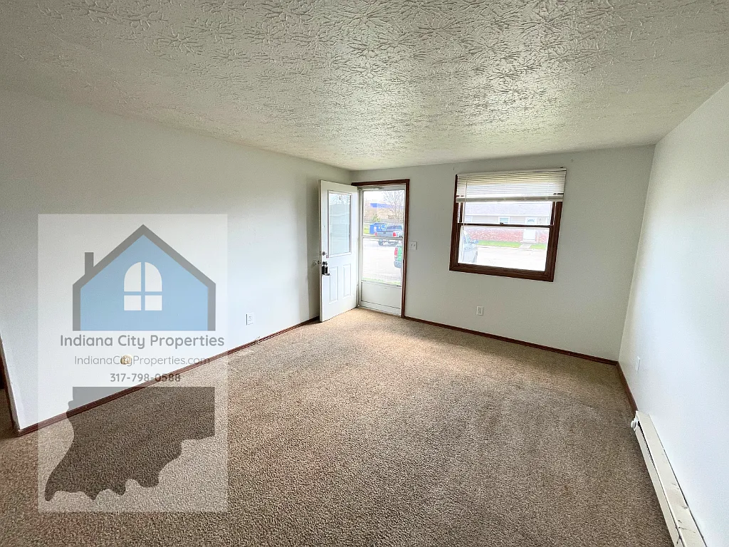 Home Avenue Apts - 569-3 — Photo 4
