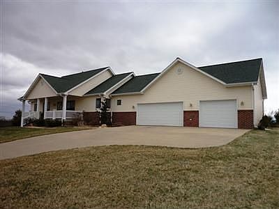 5th image of 839 Fox Run Dr