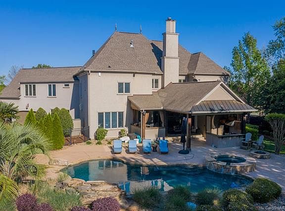 2nd image of 210 Milford Cir