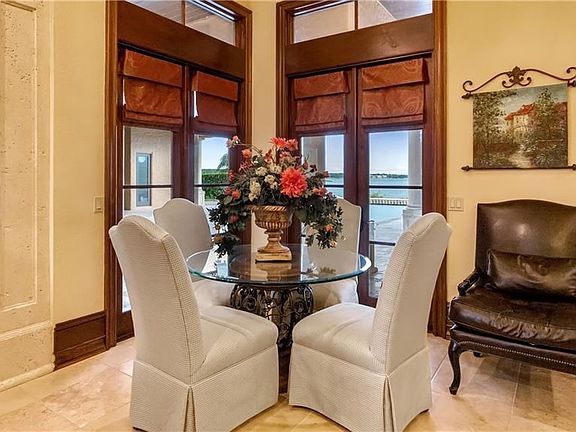 4th image of 15429 Pendio Dr