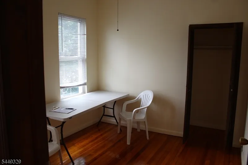 2 bed, 1.0 bath, $1,800 — Photo 4