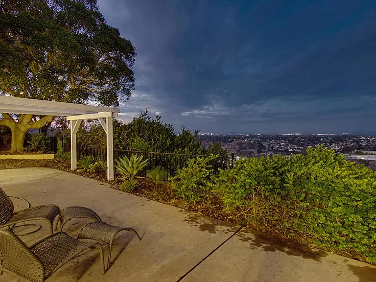 5605 Soledad Mountain Rd — Photo 2