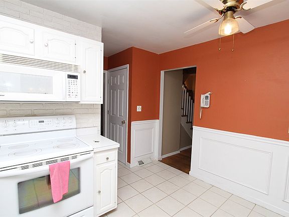 5th image of 9 Frederick Dr