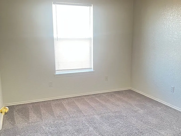 2700 Edgefield St — Photo 9