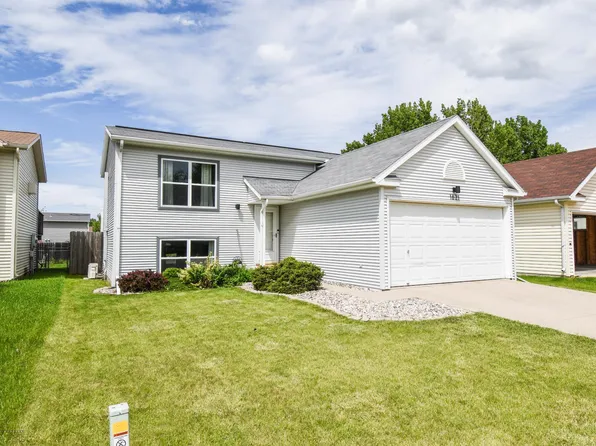 1821 57th Ave S, Fargo, ND 58104
