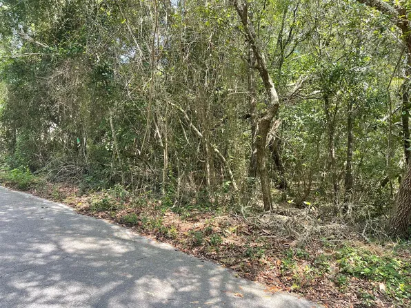 Darrell Ct, Freeport, FL 32439