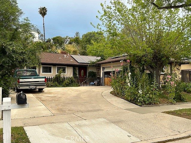 1st image of 27135 Cabrera Ave