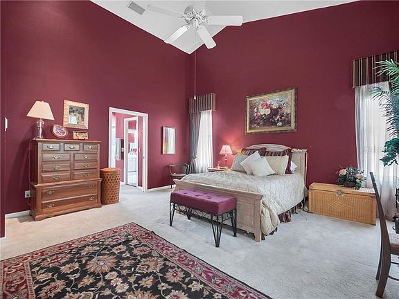 4th image of 205 N Castleford Ct