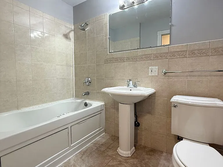 9115 Oak Grove Ln — Photo 17