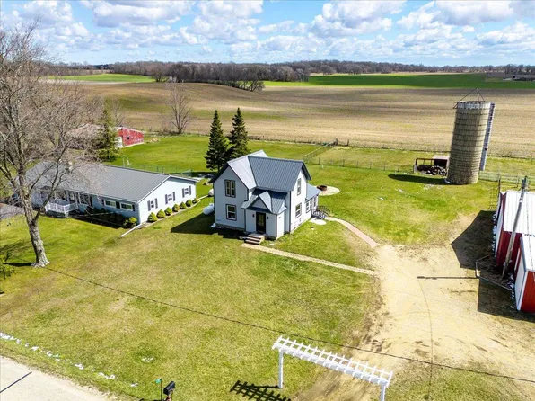 34 N Union Rd, Brooklyn, WI 53521