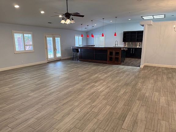 4th image of 2826 S Avocado Ct