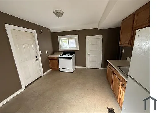 2 bed, 1000 sqft, $1,250 — Photo 2