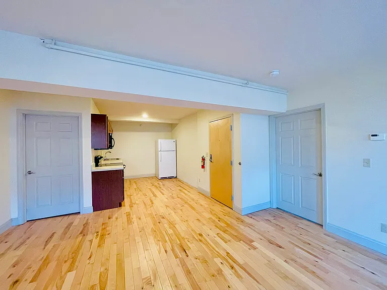 191 College St #303 — Photo 20