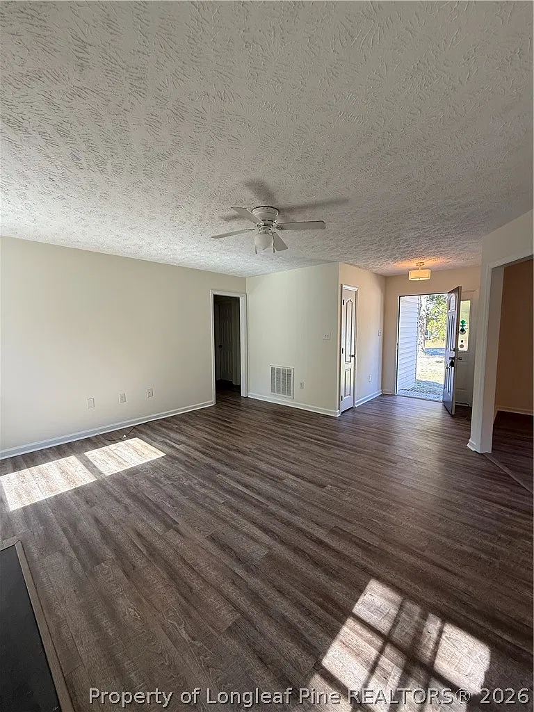 3 bed, 2.0 bath, 1180 sqft, $1,675 — Photo 4
