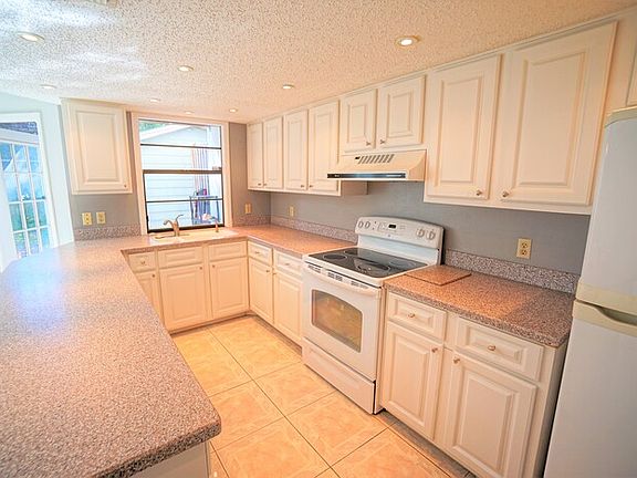 4th image of 3410 W Palmira Ave #A