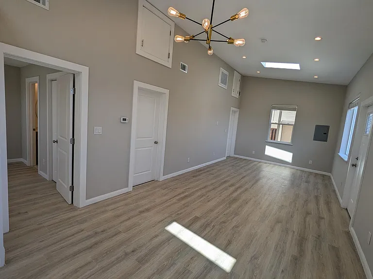 616 Tamarack Ln — Photo 17