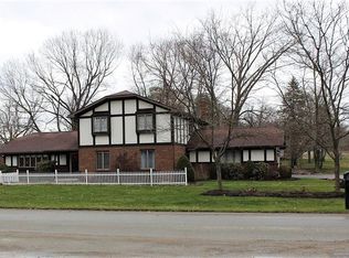 207 Oak Tree Dr, New Castle, PA 16105