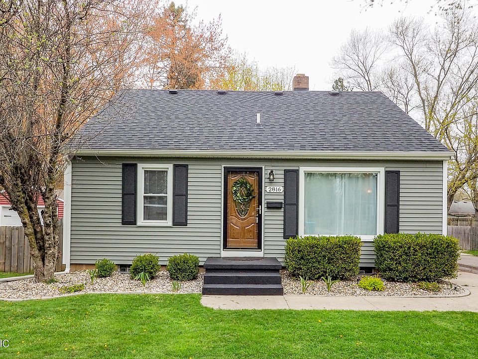 1st image of 2816 Lorraine Ave