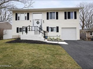 15 Commodore Ct, Barnegat, NJ 08005