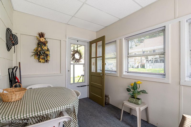 3rd image of 1081 2nd Avenue