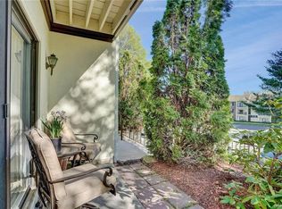27 Edinburgh Dr #27, Peekskill, NY 10566