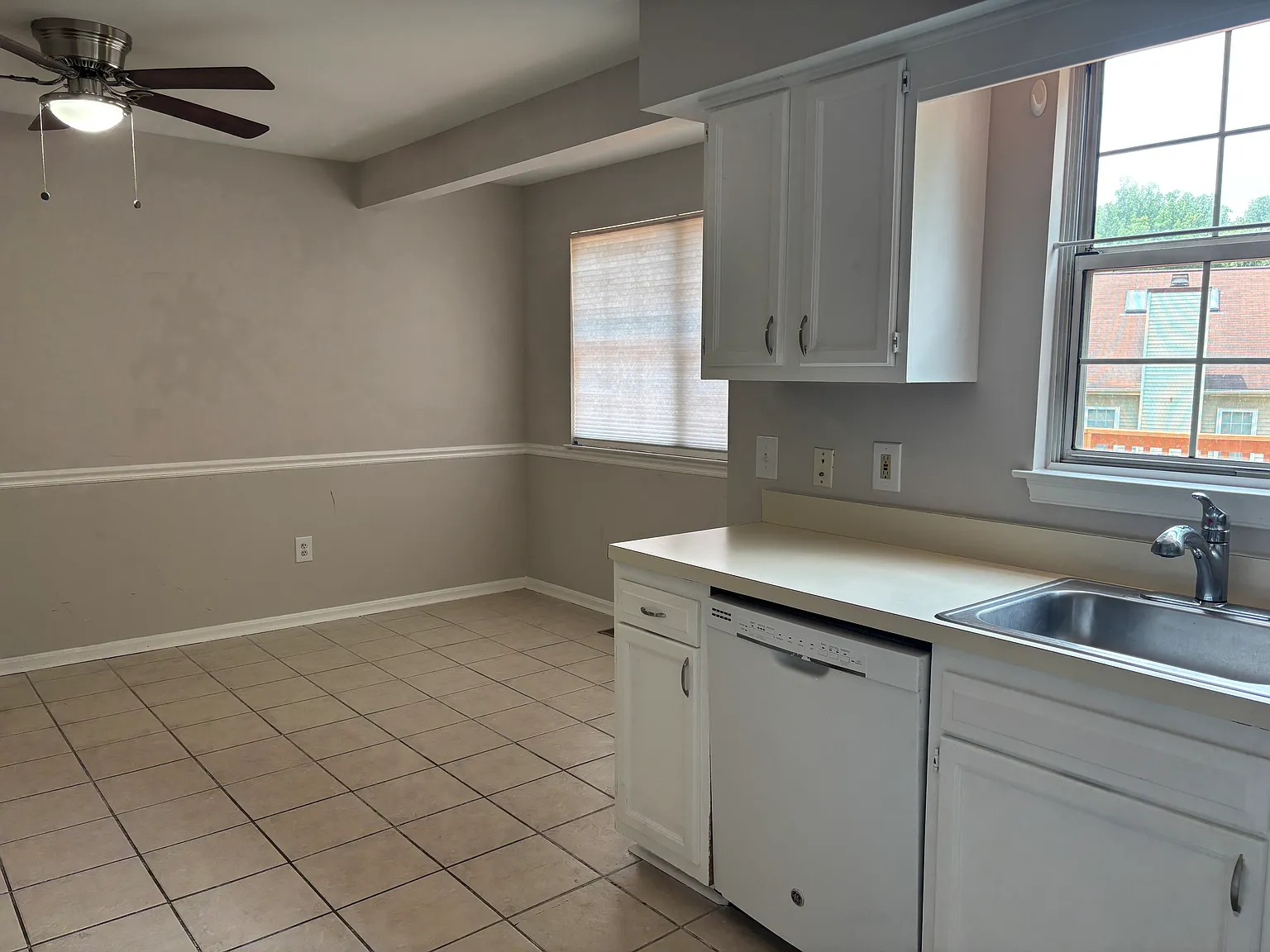 3 bed, 3.5 bath, 1452 sqft, $2,800 — Photo 2