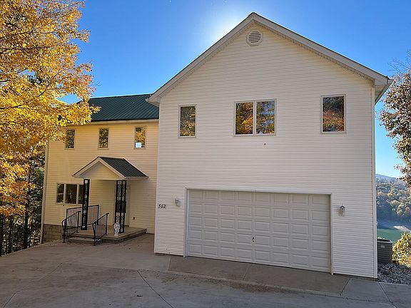 3rd image of 562 Eagles Bluff Rd